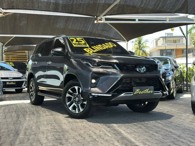 Carro Toyota SW4 2025 SRX Platinum 2.8 Turbodiesel 4x4 (Aut.) (7 Lugares)