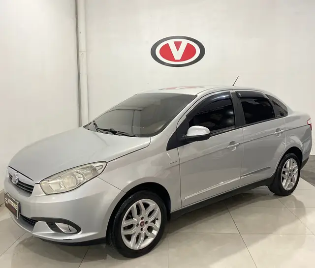 Carro Fiat Grand Siena 2013 Essence 1.6 16V Dualogic (Flex)