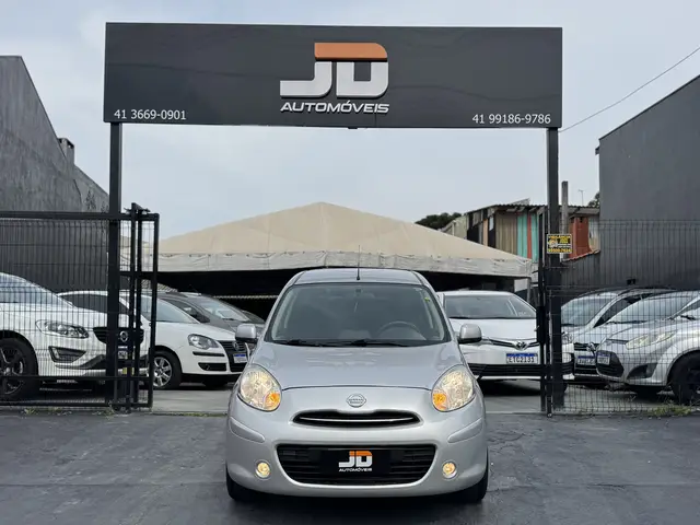 Carro Nissan March 2014 1.6 16V SV (Flex)