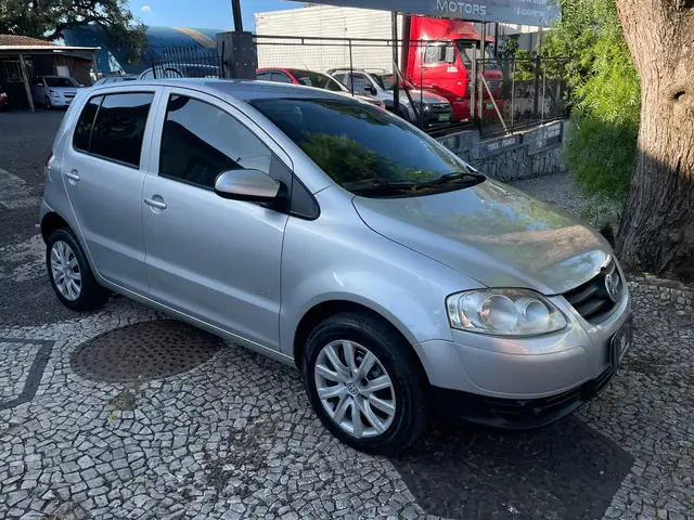 Carro Volkswagen Fox 2010 1.0 8V (Flex) 2p