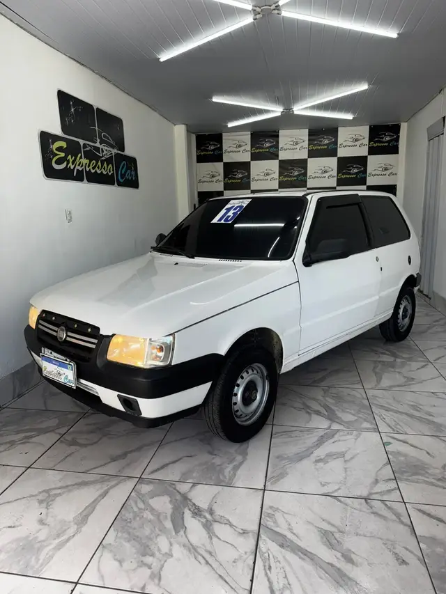 Carro Fiat Uno Mille 2013 Fire Economy 1.0 (Flex) 2p