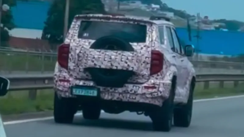 Flagra: GWM Tank 400 é testado e pode ser opção híbrida como SUV da Poer