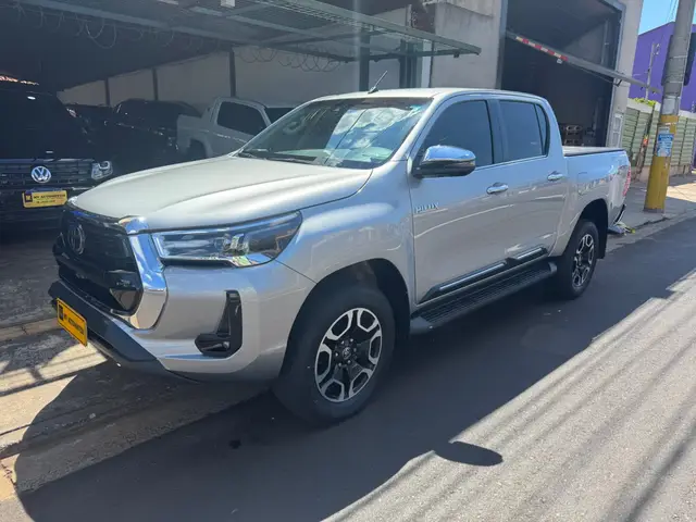 Carro Toyota Hilux Cabine Dupla 2024 SRX 4x4 2.8 Diesel