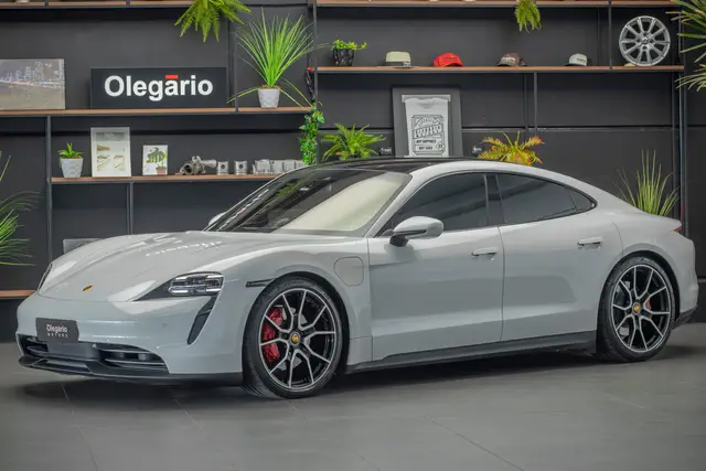 Carro Porsche Taycan 2023 4S (Elétrico)