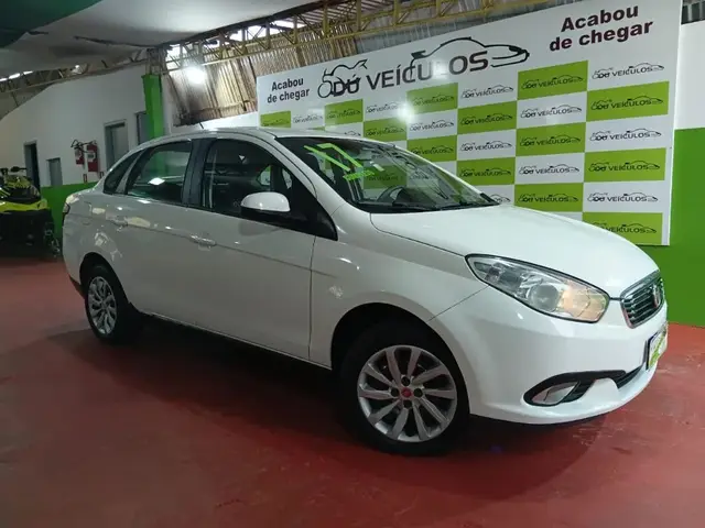 Carro Fiat Grand Siena 2017 Evo Attractive 1.4 8V (Flex)