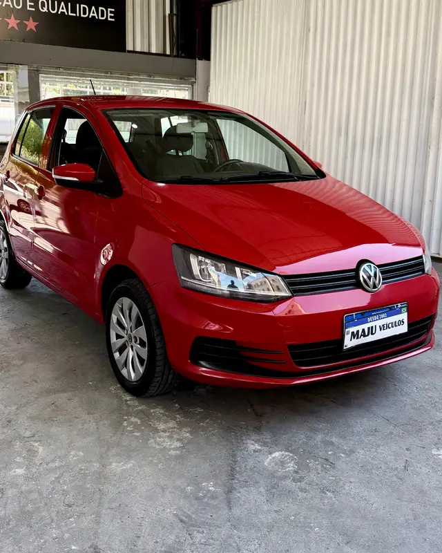 Carro Volkswagen Fox 2015 Trendline 1.0 TEC (Flex)