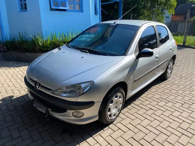 Carro Peugeot 206 2008 Hatch. Presence 1.4 8V (flex) 2p