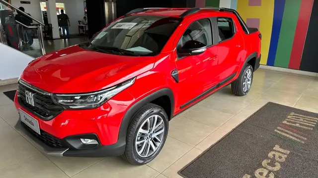 Carro Fiat Strada 2025 Volcano 1.3