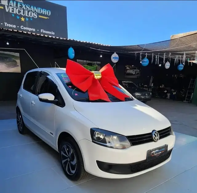 Carro Volkswagen Fox 2014 1.0 TEC (Flex) 4p