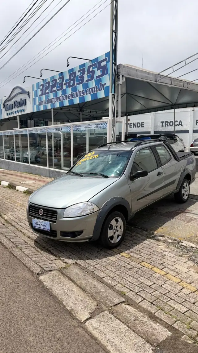 Carro Fiat Strada 2011 Working 1.4 (Flex)