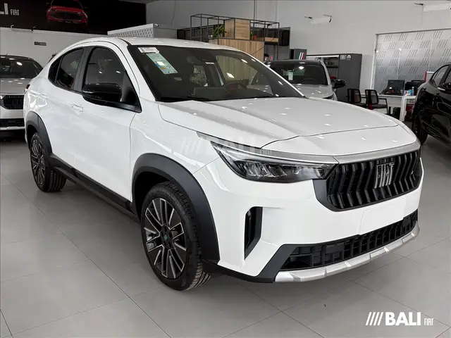 Carro Fiat Fastback 2026 Turbo 200