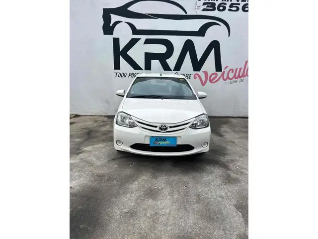Carro Toyota Etios Sedan 2014 XS 1.5 (Flex)