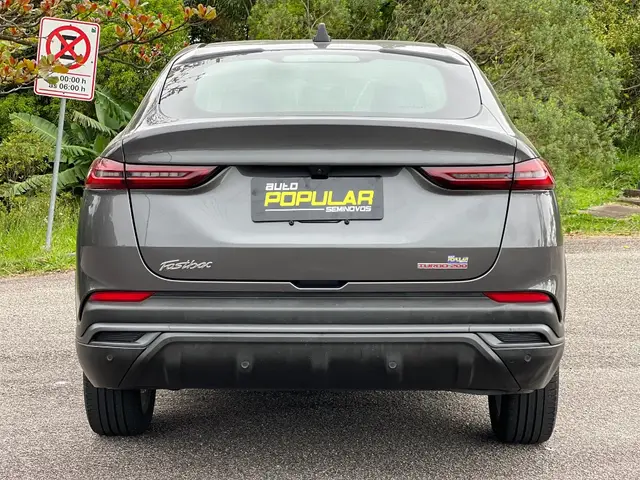 Carro Fiat Fastback 2024 Turbo 200