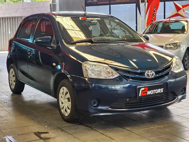 Carro Toyota Etios 2017 XS 1.5 (Aut) (Flex)