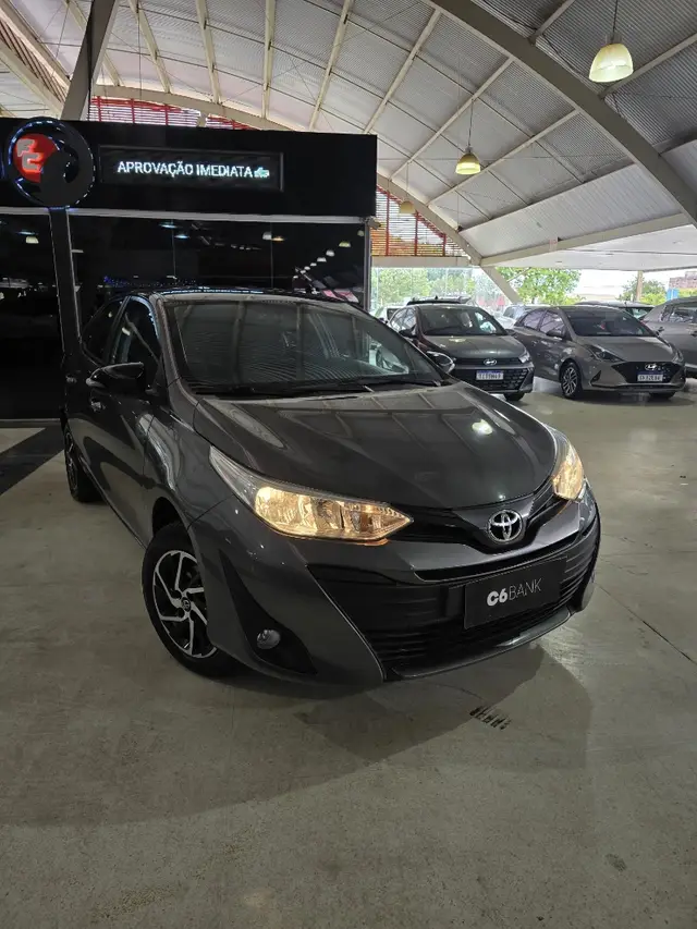 Carro Toyota Yaris Sedan 2021 1.5 XL Live (Flex)