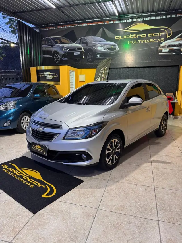 Carro Chevrolet Onix 2015 1.4 LTZ SPE/4 (Aut)