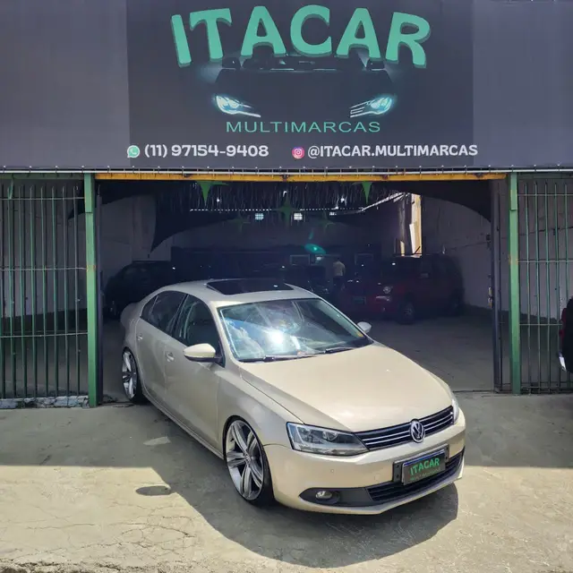 Carro Volkswagen Jetta 2014 2.0 Comfortline Tiptronic (Flex)