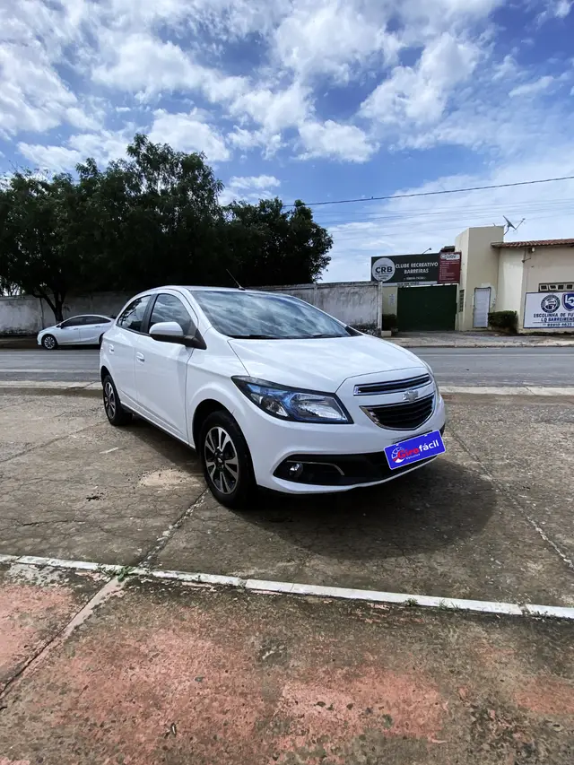 Carro Chevrolet Onix 2014 1.4 LTZ SPE/4 (Aut)
