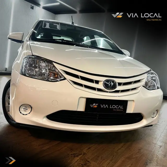 Carro Toyota Etios 2017 X 1.3 (Flex)