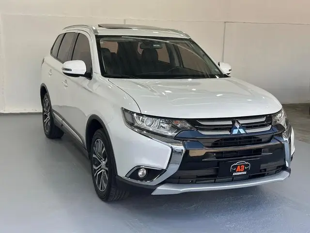 Carro Mitsubishi Outlander 2018 Comfort 2.0 16V (Aut)