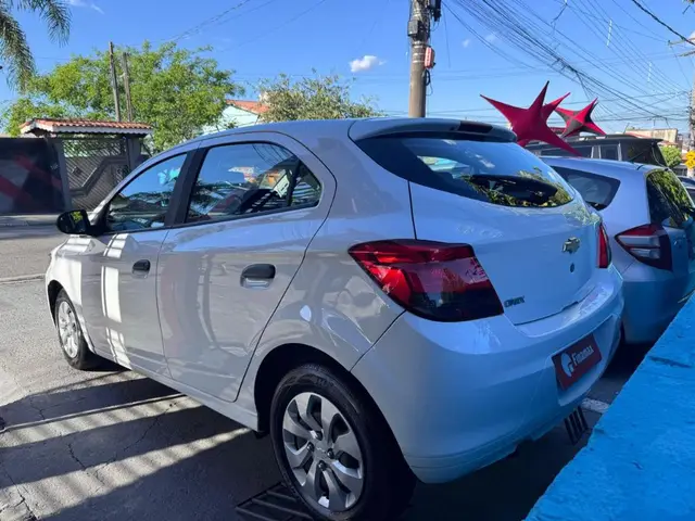 Carro Chevrolet Onix 2019 1.0 Joy SPE/4
