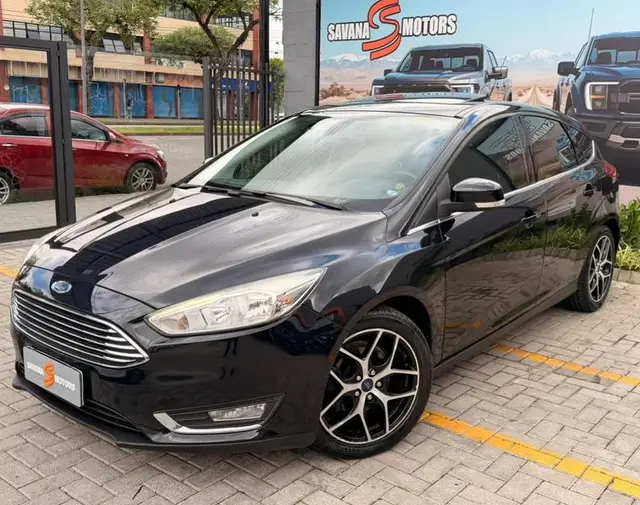 Carro Ford Focus Hatch 2017 Titanium 2.0 PowerShift
