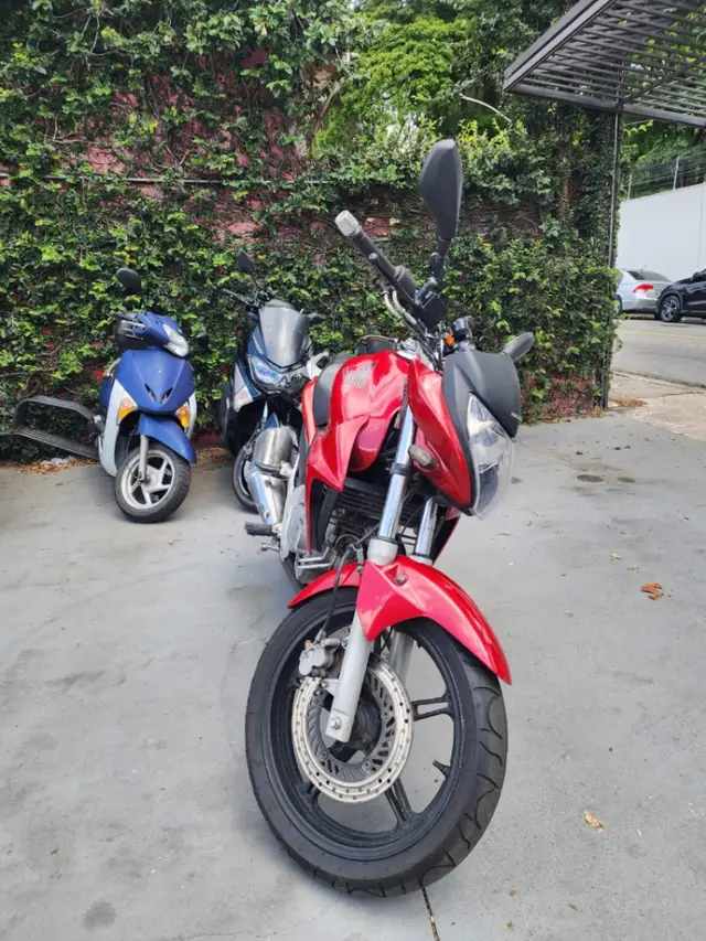 Moto Honda CB 300R 2013 Standard