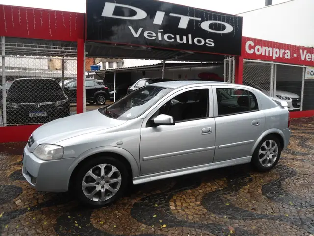 Carro Chevrolet Astra Hatch 2011 Advantage 2.0 (Flex)