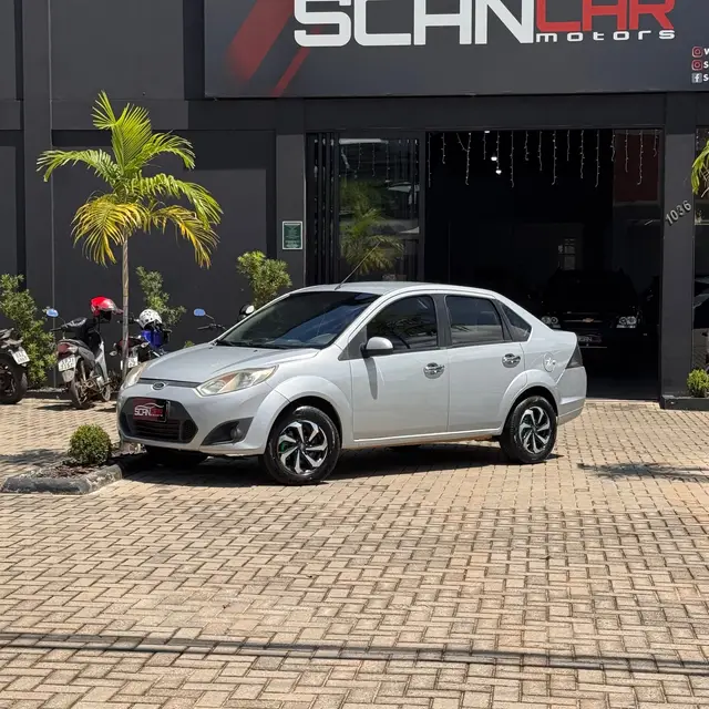 Carro Ford Fiesta Sedan 2014 SE 1.6 Rocam (Flex)