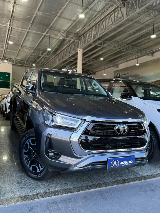 Carro Toyota Hilux Cabine Dupla 2023 SRX 4x4 2.8 Diesel