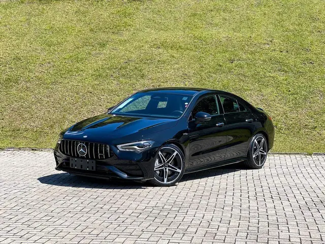 Carro Mercedes-Benz CLA 35 AMG 2025 2.0 Turbo 4Matic (Aut)