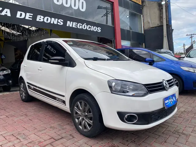 Carro Volkswagen Fox 2013 1.0 TEC (Flex) 4p