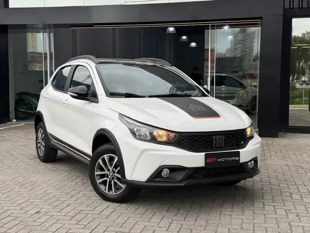 Carro Fiat Argo 2025 Trekking 1.3