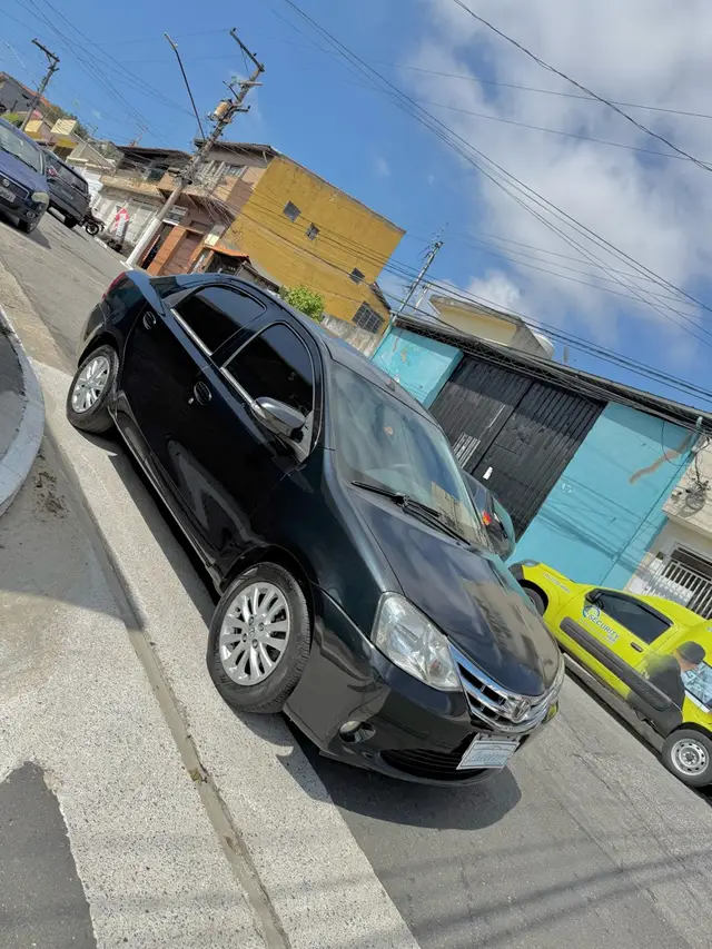 Carro Toyota Etios Sedan 2016 XS 1.5 (Flex)