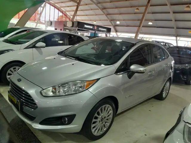 Carro Ford New Fiesta Sedan 2015 1.6 Titanium PowerShift Plus (Flex)