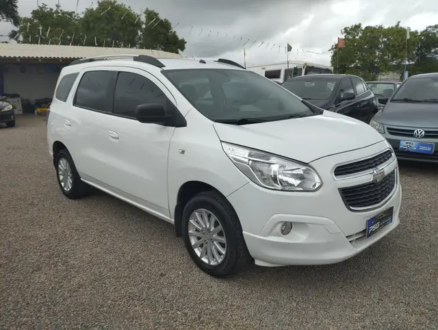 Carro Chevrolet Spin 2014 LT 5S 1.8 (Aut) (Flex)