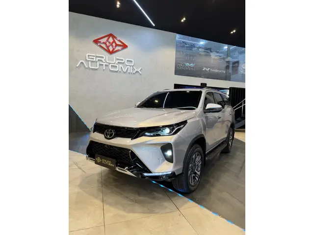 Carro Toyota Hilux Cabine Simples 2025 2.8 TDI 4x4 AT