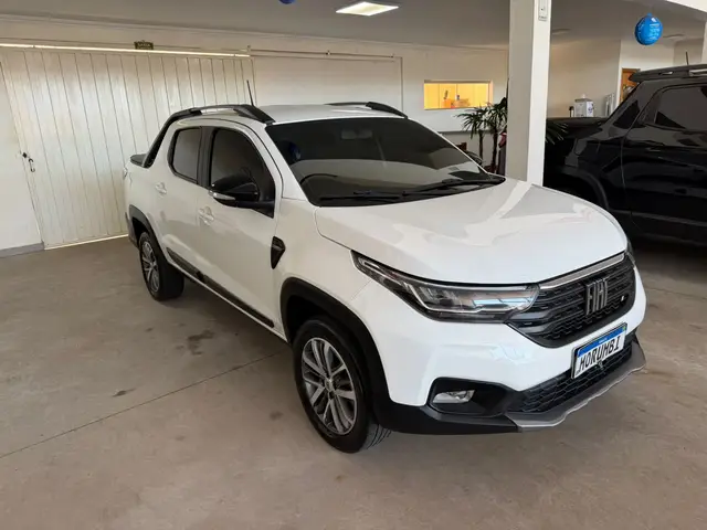 Carro Fiat Strada 2024 Volcano 1.3 Cabine Dupla