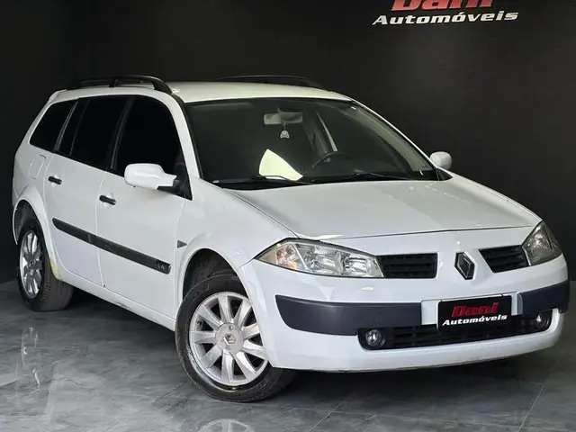 Carro Renault Megane Grand Tour 2011 Mégane Grand Tour Dynamique 1.6 16V (flex)