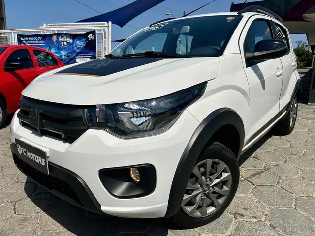 Carro Fiat Mobi 2025 Trekking 1.0