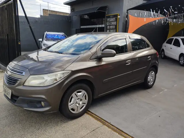 Carro Chevrolet Onix 2014 1.0 LT SPE/4