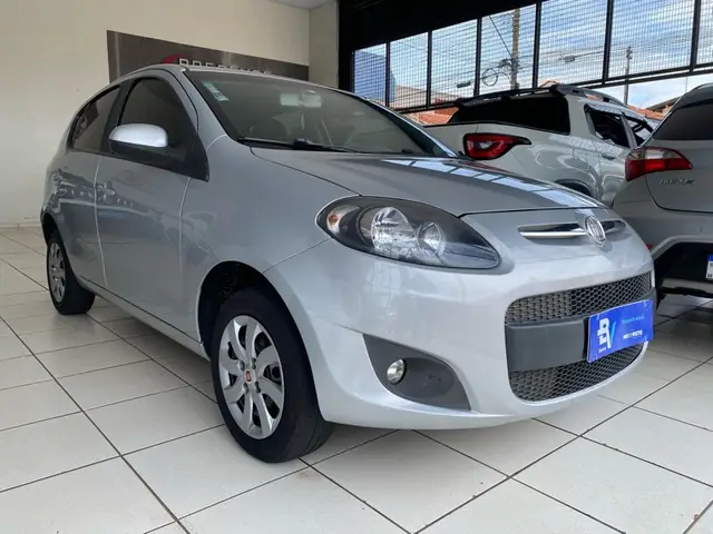 Carro Fiat Palio 2013 Attractive 1.0 8V (Flex)