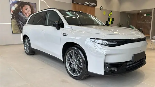 Carro Leapmotor C10 2026 EV