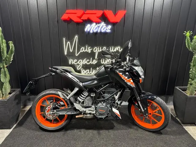 Moto KTM Duke 390 2018 200