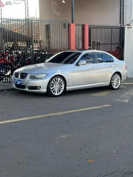 Carro BMW 325i 2011 325i (aut)