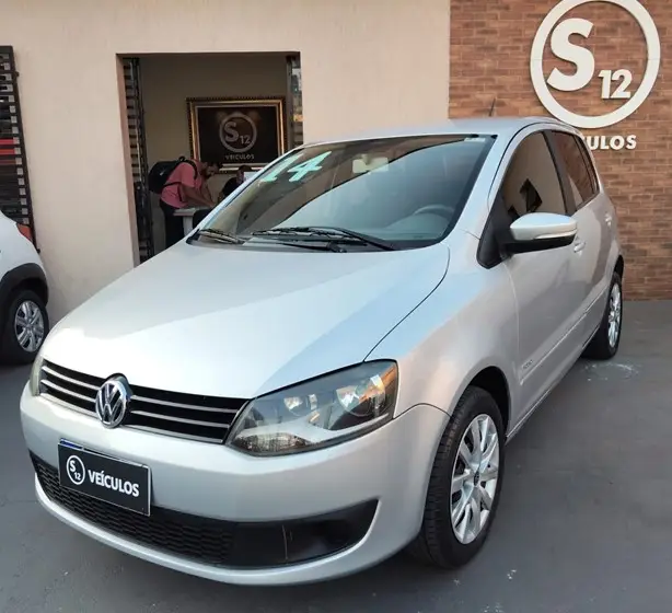 Carro Volkswagen Fox 2014 1.0 TEC (Flex) 4p