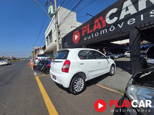 Carro Toyota Etios 2013 XLS 1.5 (Flex)