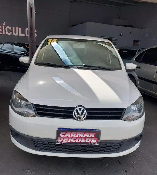 Carro Volkswagen Fox 2014 1.0 TEC (Flex) 4p