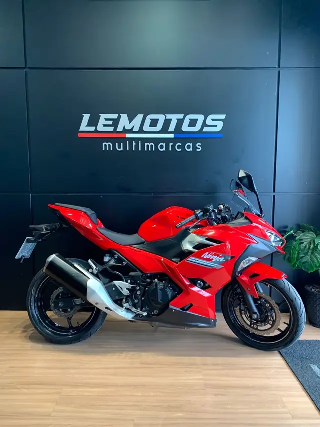 Moto Kawasaki Ninja 2023 400
