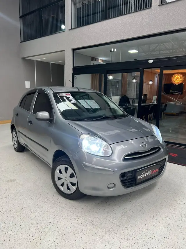 Carro Nissan March 2013 1.0 16V S (Flex)